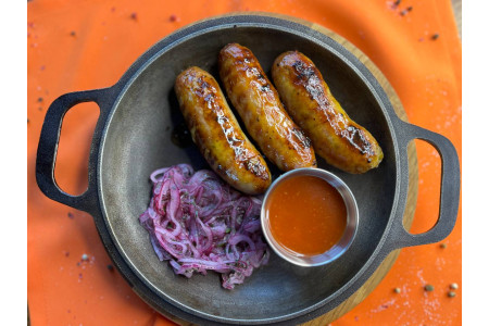 Мюнхенські ковбаски з соусом BBQ 200г/40г/50г