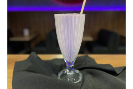 Banana-strawberry milkshake 330 ml